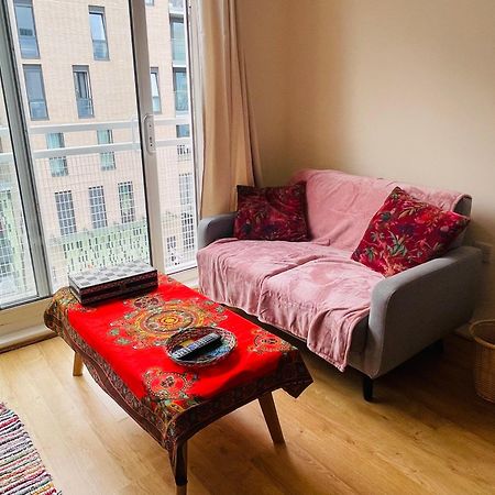 Bright Fun Relaxing Apartment In The Heart Of Epsom Exterior foto